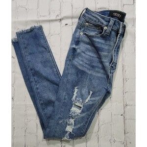 Akira ripped Gigi Jeans size 26